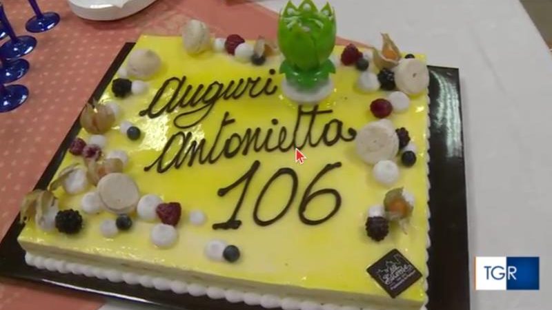 Torta per i 106 anni